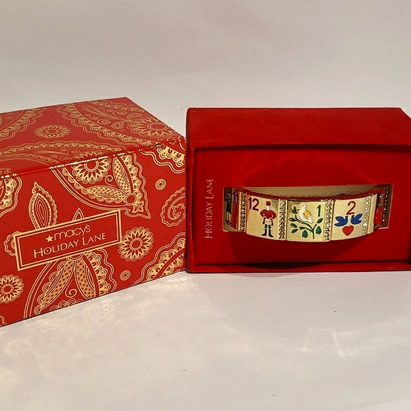 Macy's 12 Days of Christmas bracelet. Stretchy, gold, rhinestone. - Picture 1 of 13